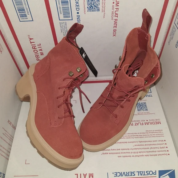 NEW SOREL Hi Line Heel Lace Up Boots - Picture 2 of 9